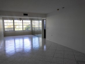 3507 Village Blvd-Unit -104 in West Palm Beach, FL - Building Photo - Building Photo