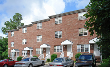 1408 Crest Rd in Raleigh, NC - Foto de edificio - Building Photo