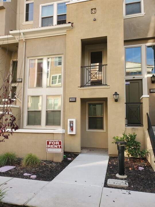 1888 Trento Loop in Milpitas, CA - Building Photo