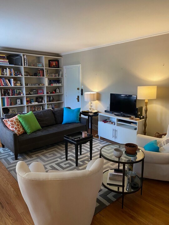 2326 N Lincoln Park W, Unit 4B in Chicago, IL - Foto de edificio