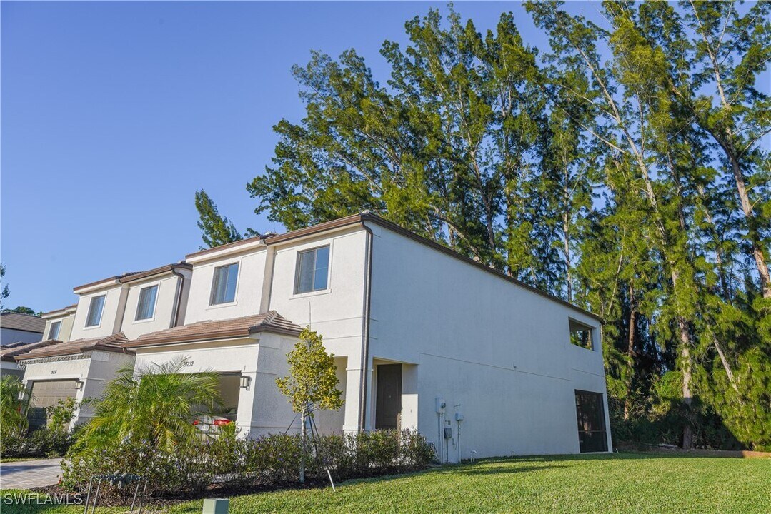 26232 Bonita Fairways Blvd in Bonita Springs, FL - Building Photo