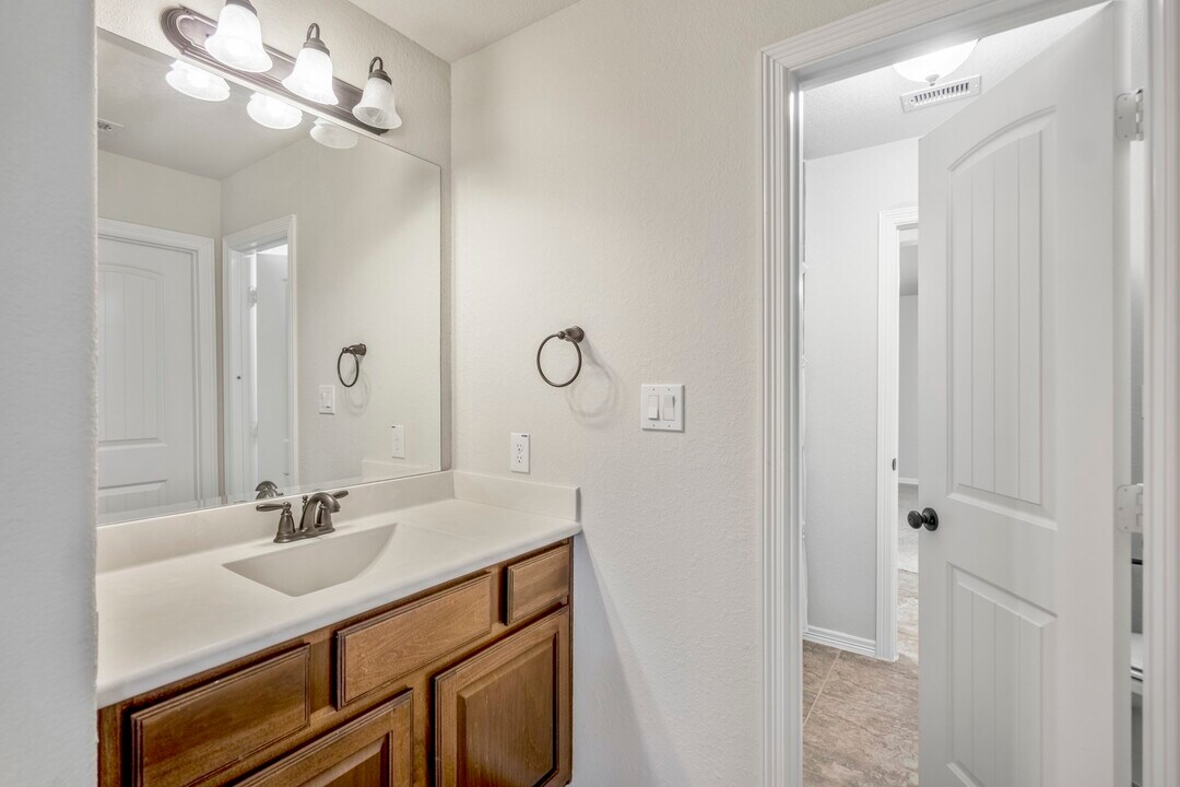 11306 Longmire Creek Ct in Conroe, TX - Foto de edificio