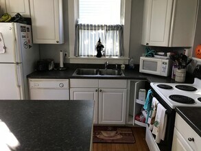 11 Dean Ave in Newport, RI - Building Photo - Building Photo