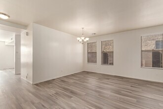 1927 W Fruit Tree Ln in San Tan Valley, AZ - Foto de edificio - Building Photo