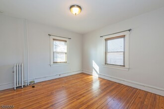 327 Orange Rd in Montclair, NJ - Building Photo - Building Photo