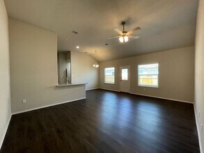 633 Heathers Wy in Seguin, TX - Building Photo - Building Photo