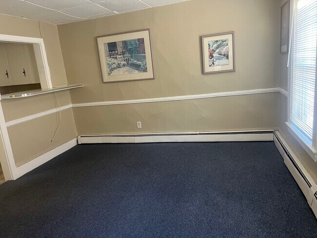 40 W Broadway in Derry, NH - Building Photo - Building Photo