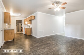 203 Glenn Oak Dr in Benton, AR - Foto de edificio - Building Photo