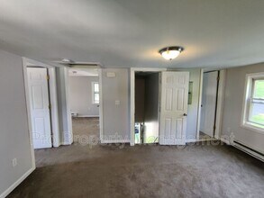 14 Edgewood Rd in Oakville, CT - Building Photo - Building Photo