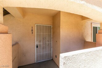 350 S Durango Dr, Unit 103 in Las Vegas, NV - Building Photo - Building Photo