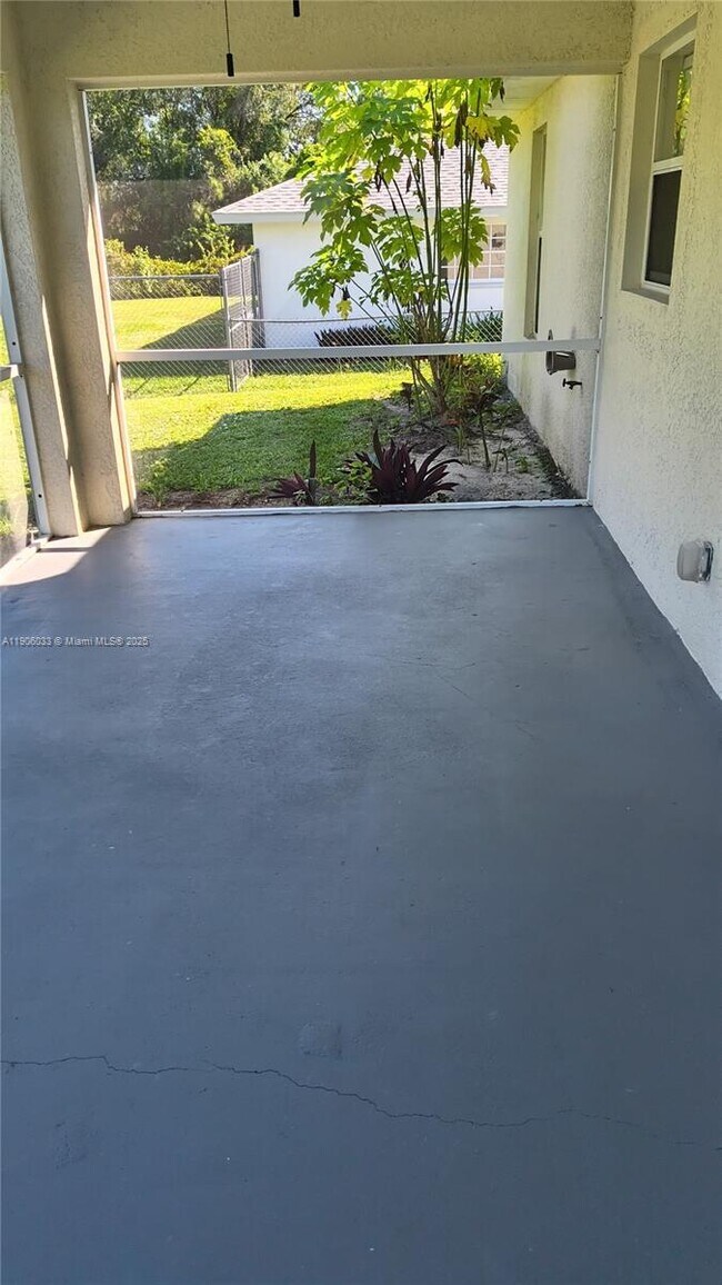 743 Grant Blvd in Lehigh Acres, FL - Building Photo - Building Photo