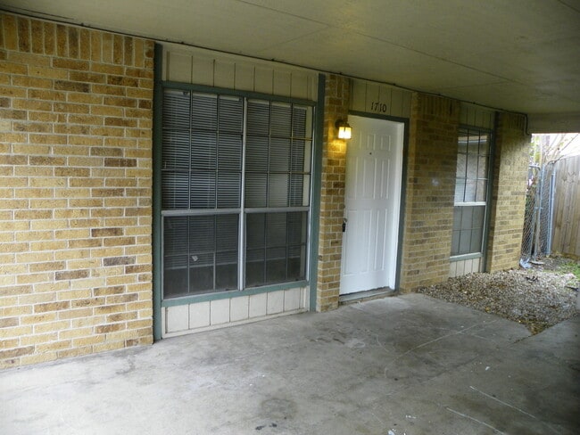 property at 1708.1710 Rawhide Loop