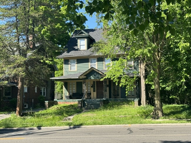 14441 Superior Ave in Cleveland Heights, OH - Building Photo - Building Photo