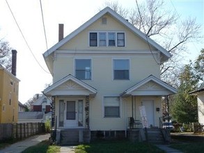 4337-4339 Smith Rd in Norwood, OH - Foto de edificio - Building Photo