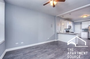 1302 N Greenview Ave, Unit 2R in Chicago, IL - Building Photo