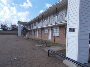 Gables Manor in Daingerfield, TX - Foto de edificio - Building Photo