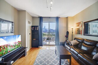 437 W Division St in Chicago, IL - Building Photo - Building Photo