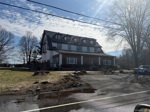 185 E Lake Blvd in Mahopac, NY - Building Photo - Building Photo