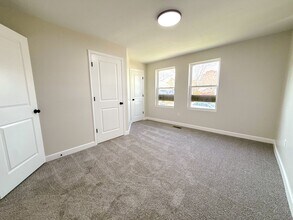 2372 Howey Rd in Columbus, OH - Building Photo - Building Photo