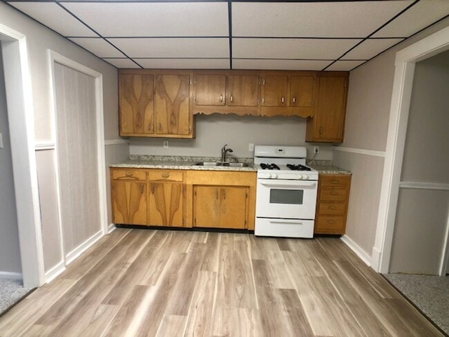 21-21 W Main St in Jeromesville, OH - Building Photo - Building Photo