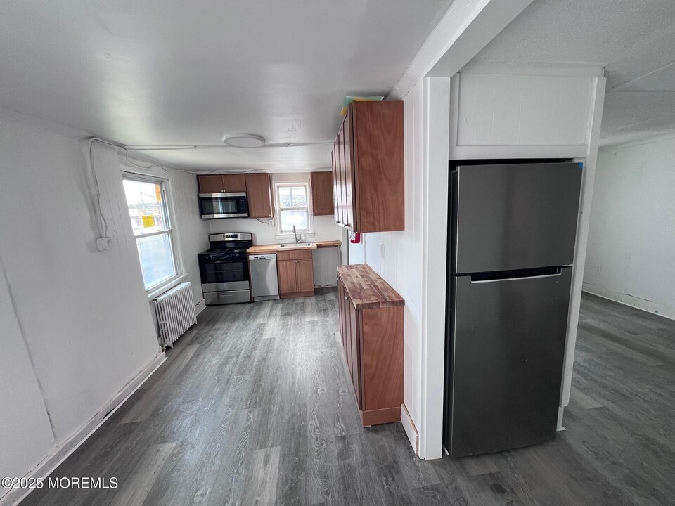 1630 US-9 in Howell, NJ - Building Photo
