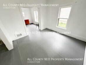 518 Rentschler St in Akron, OH - Building Photo - Building Photo