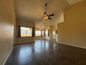 10720 W Wagon Wheel Dr in Glendale, AZ - Building Photo - Building Photo