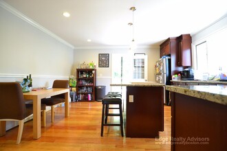 33 Bigelow St, Unit 3 in Boston, MA - Building Photo - Building Photo