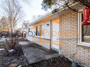 45909 Cumberland St in Shelby Township, MI - Building Photo - Building Photo