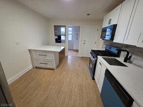 141 Mahar Ave in Clifton, NJ - Building Photo - Building Photo