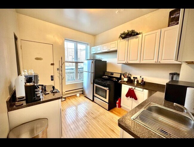 property at 2905 N Mildred Ave