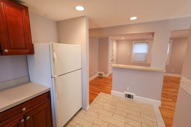 33 Paragon Rd, Unit 1 in Boston, MA - Building Photo - Building Photo