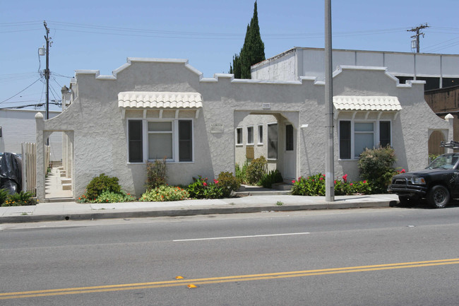 1371 Redondo Ave in Long Beach, CA - Building Photo - Building Photo