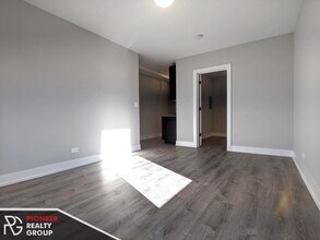 709 W Brompton Ave, Unit 701-05 in Chicago, IL - Foto de edificio - Building Photo