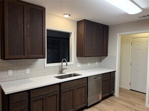 320 Gloria St in Keller, TX - Building Photo - Building Photo