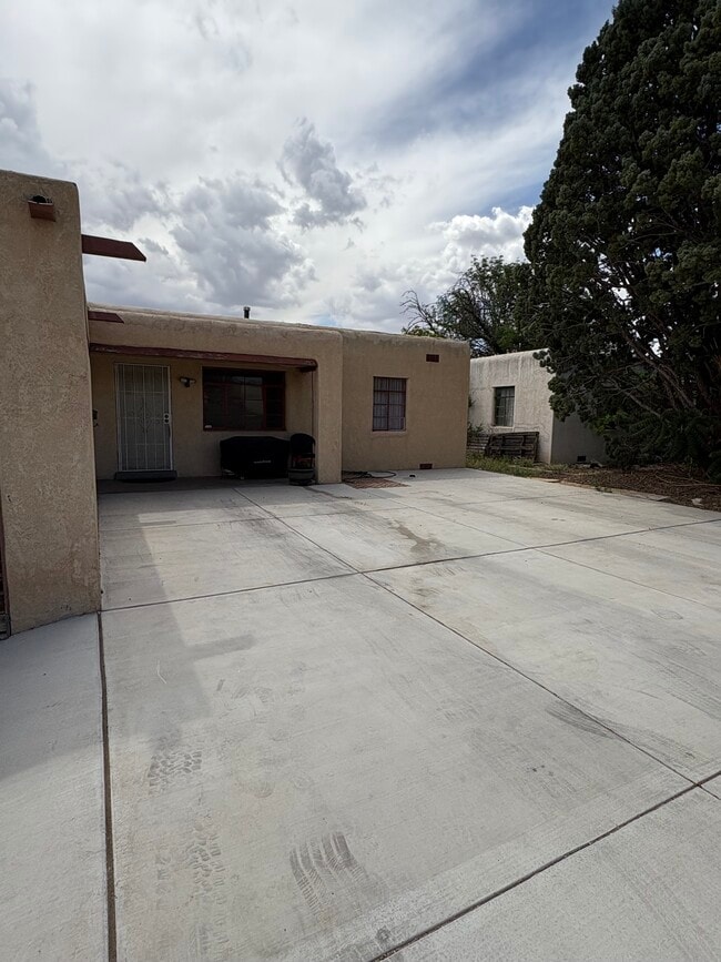 property at 1315 Dartmouth Dr NE