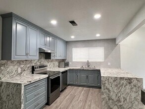 1074 Plumwood Ct in Turlock, CA - Building Photo - Building Photo