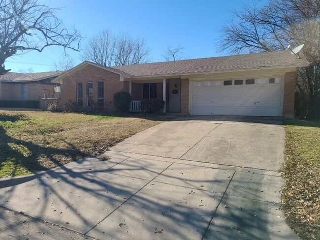 3240 Indio St in Fort Worth, TX - Building Photo - Building Photo