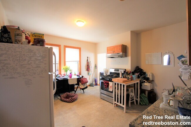 16 Rossmore Rd, Unit #3