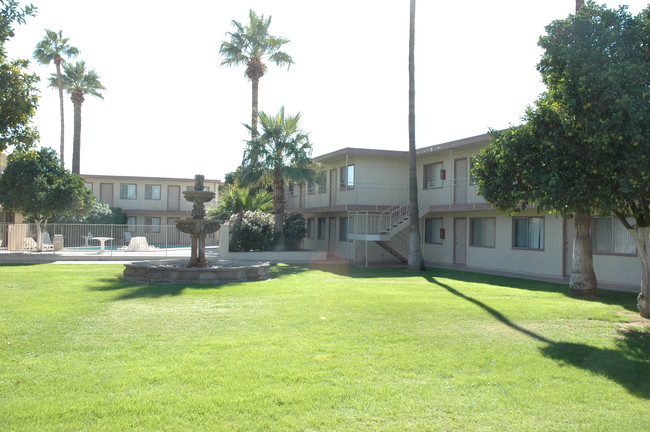 University Square in Tempe, AZ - Foto de edificio - Building Photo