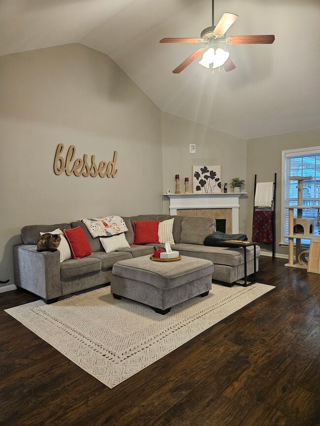 8054 Garrett Pines Dr in Columbus, GA - Building Photo - Building Photo