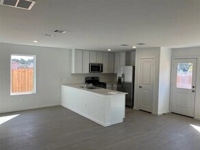 9015 Rose Pelican Ln in Baytown, TX - Building Photo - Building Photo