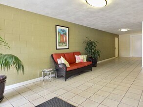 420 Redondo Ave in Long Beach, CA - Foto de edificio - Building Photo