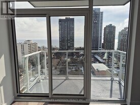 2088 James St in Burlington, ON - Building Photo