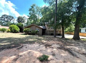 7013 Darnell St in Fayetteville, NC - Building Photo