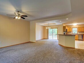 1807 Carns Dr in Madison, WI - Foto de edificio - Building Photo