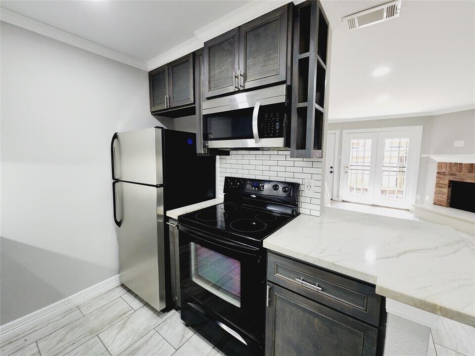 7402 Alabonson Rd Photo