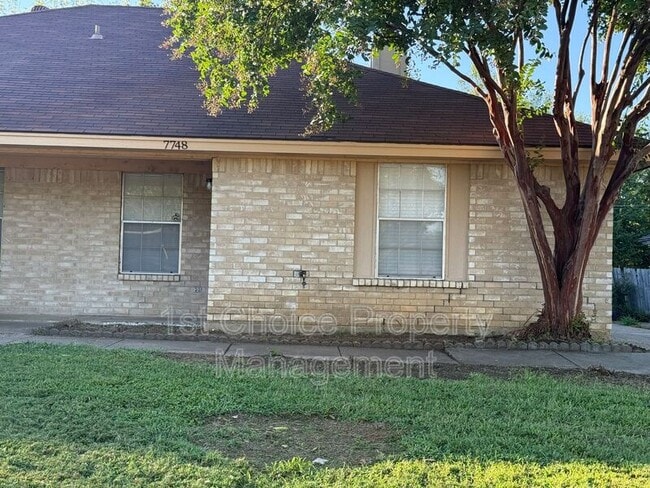 property at 7748 Sable Ln