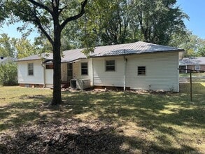 104 N Olive St in Searcy, AR - Building Photo - Building Photo
