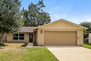 3746 Murrow St in New Port Richey, FL - Building Photo